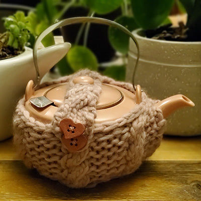 Tea Cozy for Satin Teapot (Sneak Peek!) - Knitting Patterns by Maria